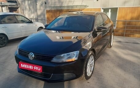 Volkswagen Jetta VI, 2014 год, 997 000 рублей, 2 фотография
