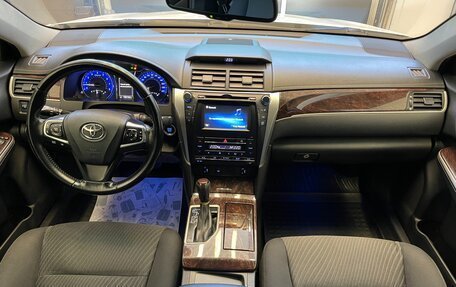 Toyota Camry, 2016 год, 1 780 000 рублей, 14 фотография