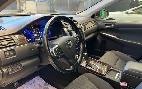 Toyota Camry, 2016 год, 1 780 000 рублей, 10 фотография