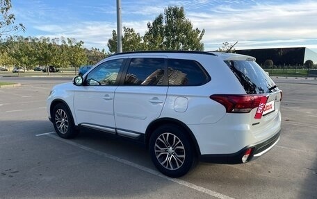 Mitsubishi Outlander III рестайлинг 3, 2016 год, 1 800 000 рублей, 5 фотография