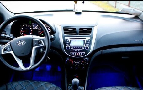 Hyundai Solaris II рестайлинг, 2014 год, 900 000 рублей, 8 фотография