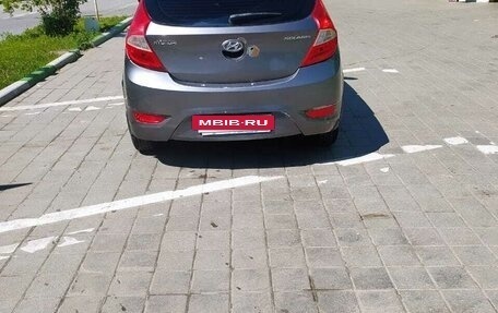 Hyundai Solaris II рестайлинг, 2012 год, 430 000 рублей, 2 фотография