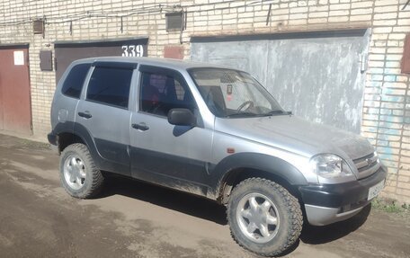 Chevrolet Niva I рестайлинг, 2004 год, 333 000 рублей, 1 фотография
