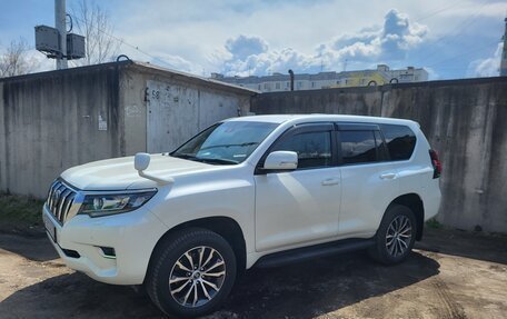 Toyota Land Cruiser Prado 150 рестайлинг 2, 2018 год, 4 400 000 рублей, 1 фотография
