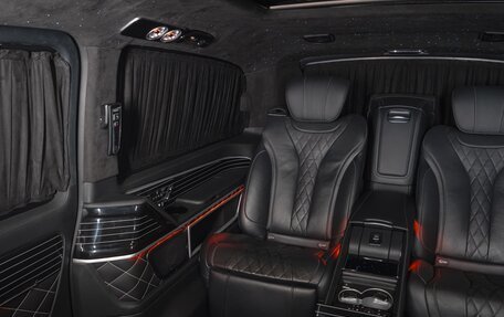 Mercedes-Benz V-Класс, 2023 год, 25 000 000 рублей, 4 фотография
