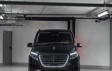 Mercedes-Benz V-Класс, 2023 год, 25 000 000 рублей, 17 фотография