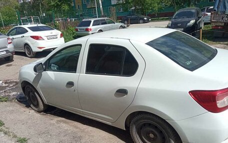 Renault Logan II, 2016 год, 300 000 рублей, 2 фотография
