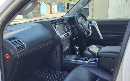 Toyota Land Cruiser Prado 150 рестайлинг 2, 2018 год, 4 400 000 рублей, 5 фотография