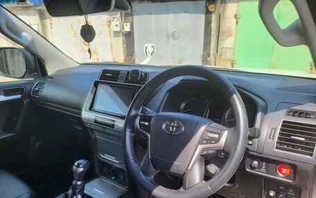 Toyota Land Cruiser Prado 150 рестайлинг 2, 2018 год, 4 400 000 рублей, 10 фотография