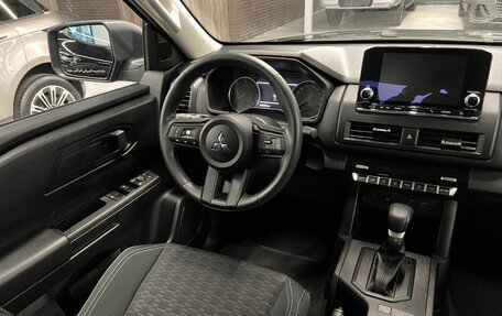 Mitsubishi L200, 2024 год, 4 700 000 рублей, 8 фотография