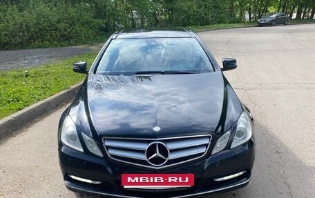 Mercedes-Benz E-Класс, 2011 год, 1 550 000 рублей, 2 фотография