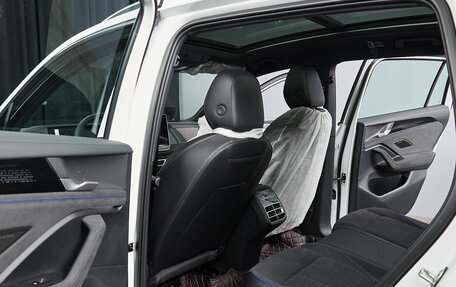 Volkswagen Tiguan, 2024 год, 5 600 000 рублей, 16 фотография