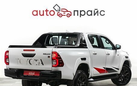 Toyota Hilux VIII, 2023 год, 6 999 000 рублей, 7 фотография
