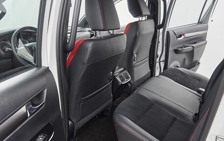 Toyota Hilux VIII, 2023 год, 6 999 000 рублей, 12 фотография