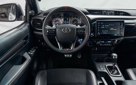 Toyota Hilux VIII, 2023 год, 6 999 000 рублей, 14 фотография