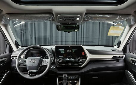 Toyota Highlander, 2024 год, 6 389 000 рублей, 8 фотография