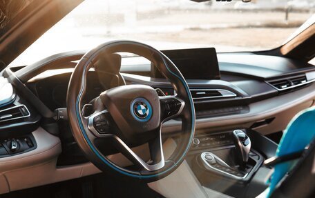 BMW i8 I рестайлинг, 2015 год, 5 750 000 рублей, 11 фотография