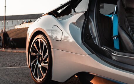 BMW i8 I рестайлинг, 2015 год, 5 750 000 рублей, 8 фотография