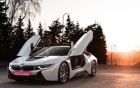 BMW i8 I рестайлинг, 2015 год, 5 750 000 рублей, 7 фотография