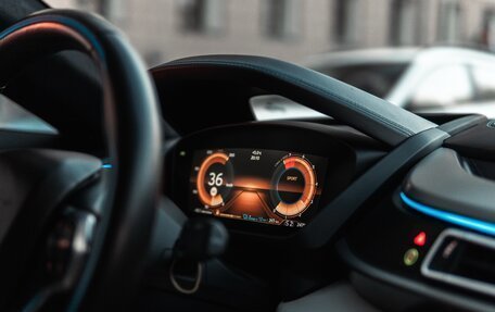BMW i8 I рестайлинг, 2015 год, 5 750 000 рублей, 17 фотография