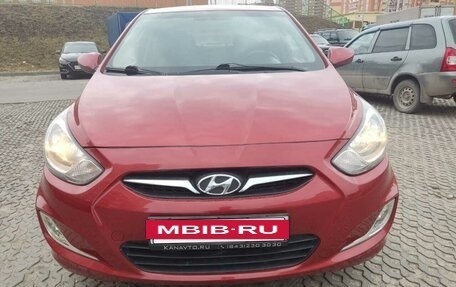Hyundai Solaris II рестайлинг, 2013 год, 770 000 рублей, 2 фотография