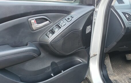 Hyundai ix35 I рестайлинг, 2011 год, 999 000 рублей, 8 фотография