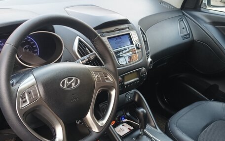 Hyundai ix35 I рестайлинг, 2011 год, 999 000 рублей, 11 фотография