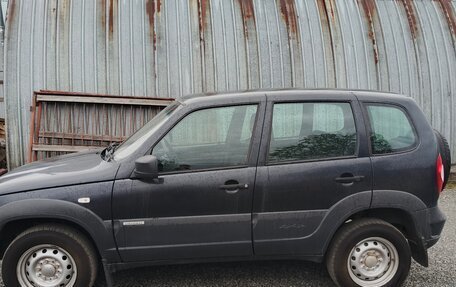 Chevrolet Niva I рестайлинг, 2016 год, 580 000 рублей, 3 фотография