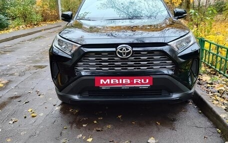 Toyota RAV4, 2020 год, 2 750 000 рублей, 8 фотография