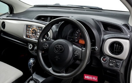 Toyota Vitz, 2011 год, 815 000 рублей, 10 фотография
