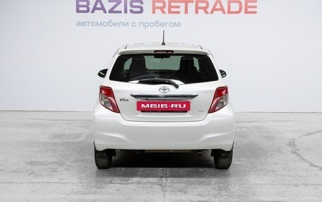 Toyota Vitz, 2011 год, 815 000 рублей, 6 фотография
