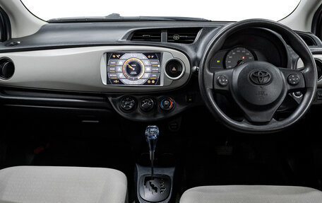 Toyota Vitz, 2011 год, 815 000 рублей, 18 фотография