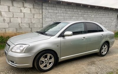 Toyota Avensis III рестайлинг, 2004 год, 690 000 рублей, 1 фотография