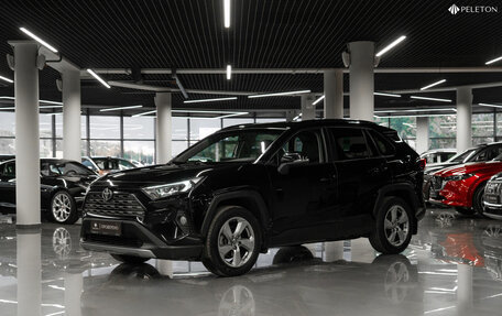 Toyota RAV4, 2020 год, 2 990 000 рублей, 1 фотография