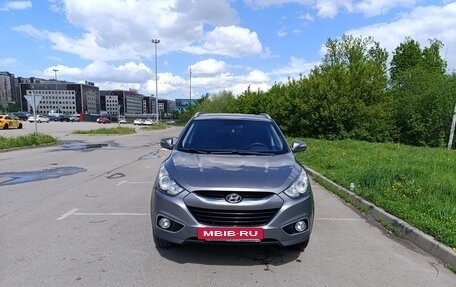Hyundai ix35 I рестайлинг, 2013 год, 1 099 000 рублей, 2 фотография