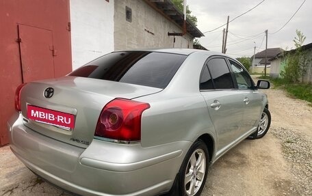 Toyota Avensis III рестайлинг, 2004 год, 690 000 рублей, 15 фотография
