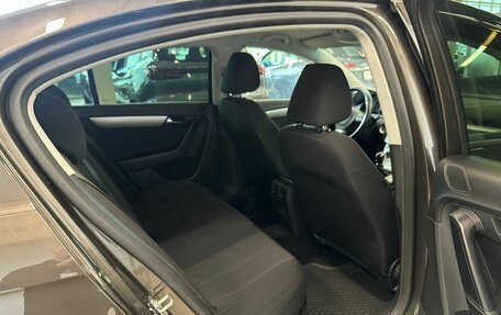 Volkswagen Passat B7, 2011 год, 1 099 000 рублей, 17 фотография