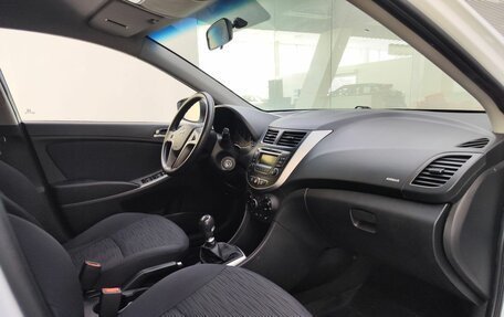 Hyundai Solaris II рестайлинг, 2016 год, 800 000 рублей, 13 фотография