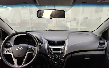 Hyundai Solaris II рестайлинг, 2016 год, 800 000 рублей, 17 фотография