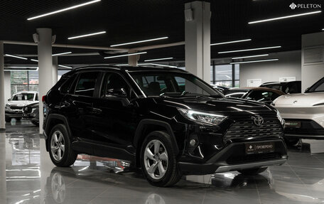 Toyota RAV4, 2020 год, 2 990 000 рублей, 2 фотография