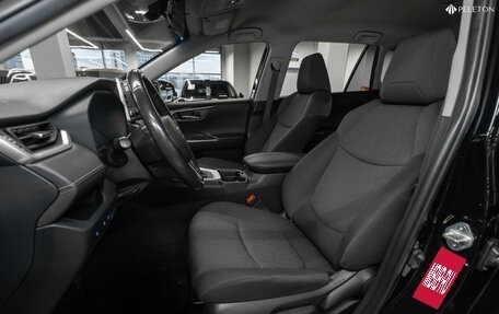 Toyota RAV4, 2020 год, 2 990 000 рублей, 12 фотография