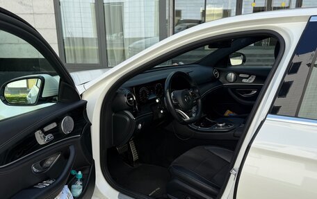 Mercedes-Benz E-Класс, 2017 год, 3 500 000 рублей, 5 фотография