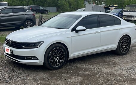 Volkswagen Passat B8 рестайлинг, 2015 год, 1 590 000 рублей, 2 фотография