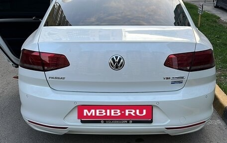 Volkswagen Passat B8 рестайлинг, 2015 год, 1 590 000 рублей, 4 фотография