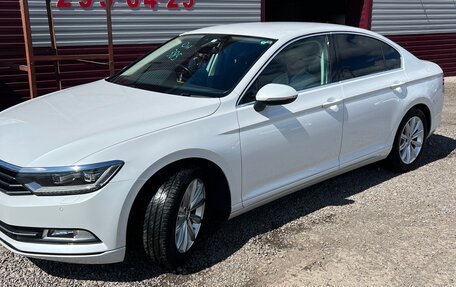 Volkswagen Passat B8 рестайлинг, 2015 год, 1 590 000 рублей, 18 фотография