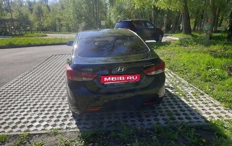 Hyundai Elantra V, 2011 год, 850 000 рублей, 2 фотография