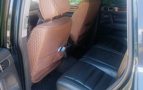 Volkswagen Touareg III, 2004 год, 950 000 рублей, 2 фотография
