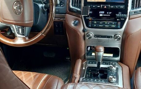 Toyota Land Cruiser 200, 2016 год, 6 500 000 рублей, 13 фотография