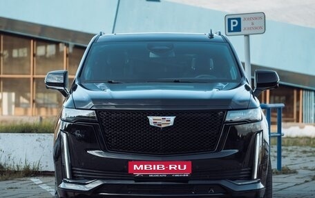Cadillac Escalade V, 2022 год, 10 900 000 рублей, 5 фотография