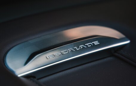 Cadillac Escalade V, 2022 год, 10 900 000 рублей, 26 фотография
